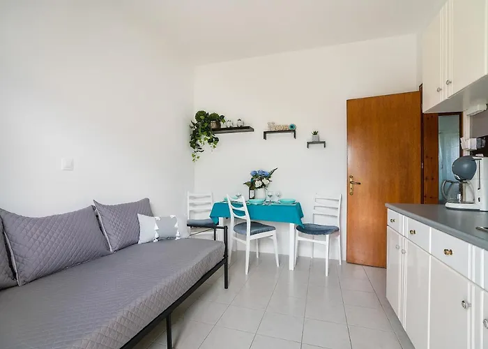 La Christine Nyaraló *