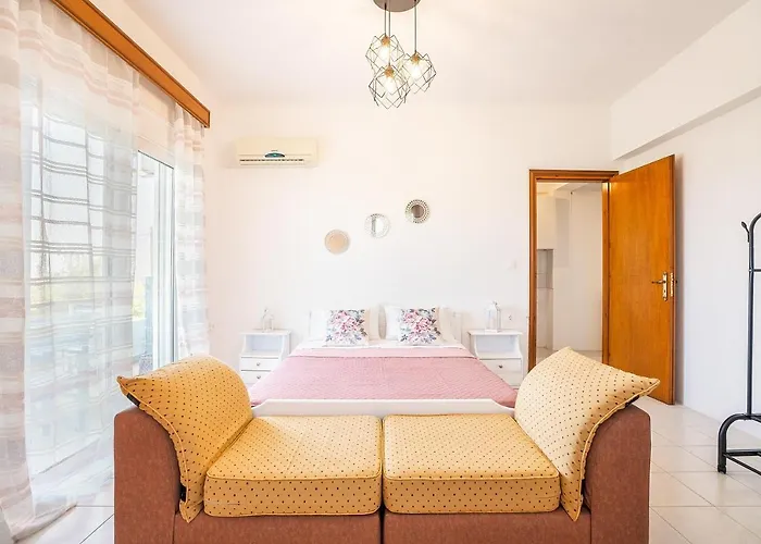 La Christine * Rhodes City